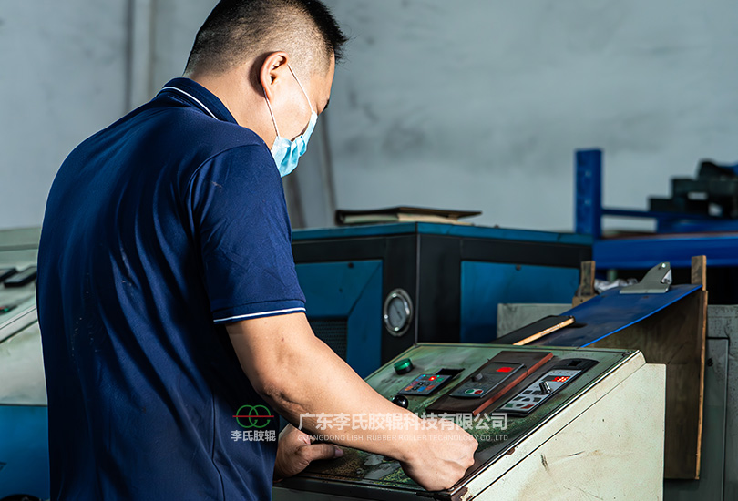 信得膠輥廠(chǎng)生產(chǎn)實(shí)景